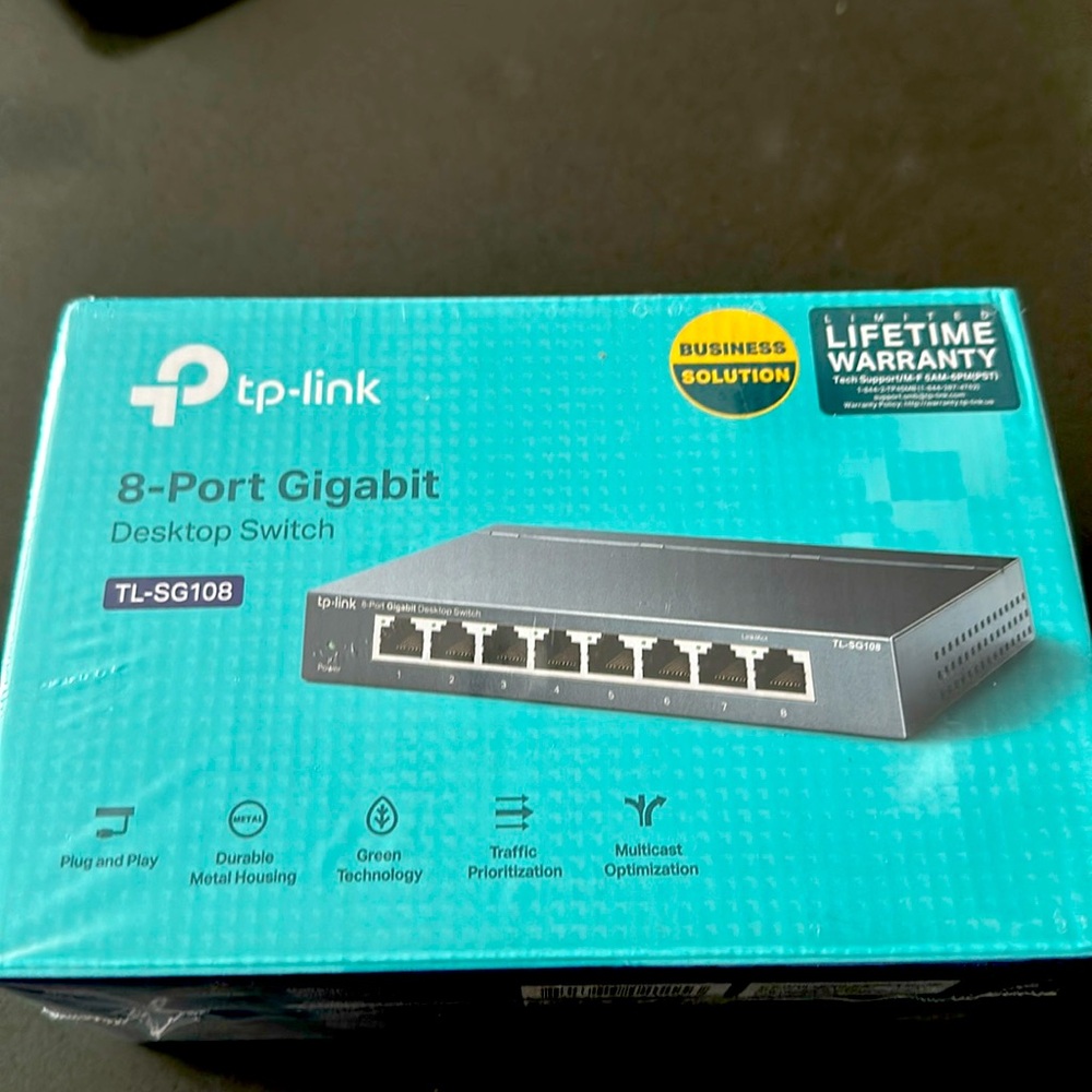 Brand new TP-link 8 port gigabit Desktop switch